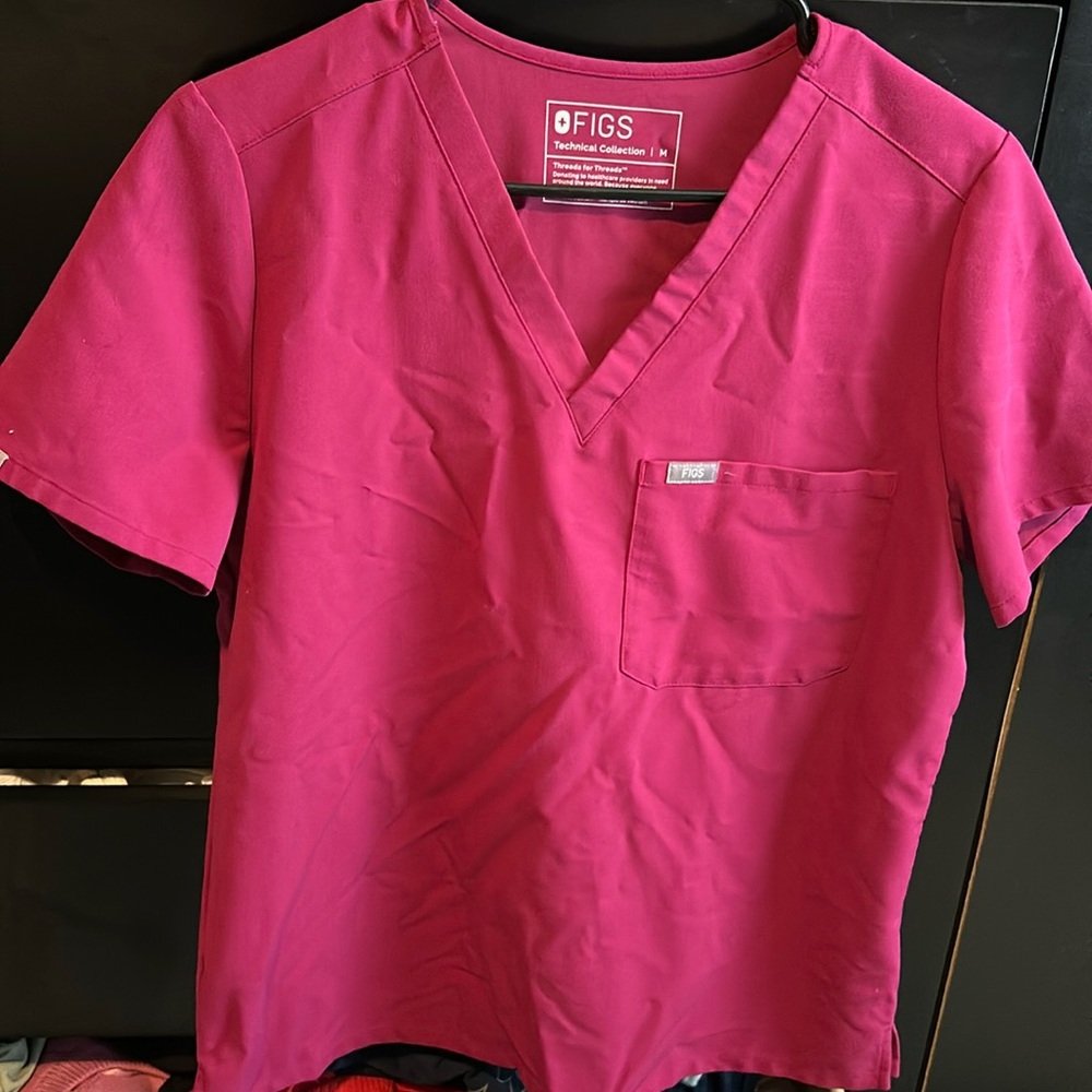 Figs Scrub Set in Pink Color: Medium Top & XS Zamora Joggers